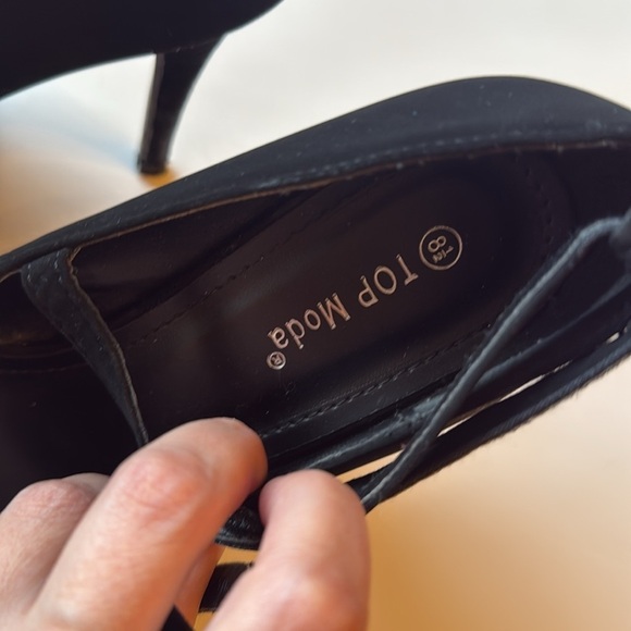 Top Moda Elegant Strappy Stiletto Black Heels size 8 1/2 - Picture 3 of 9